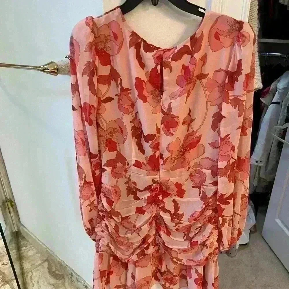Astr Dress. Size M - Picture 2 of 4